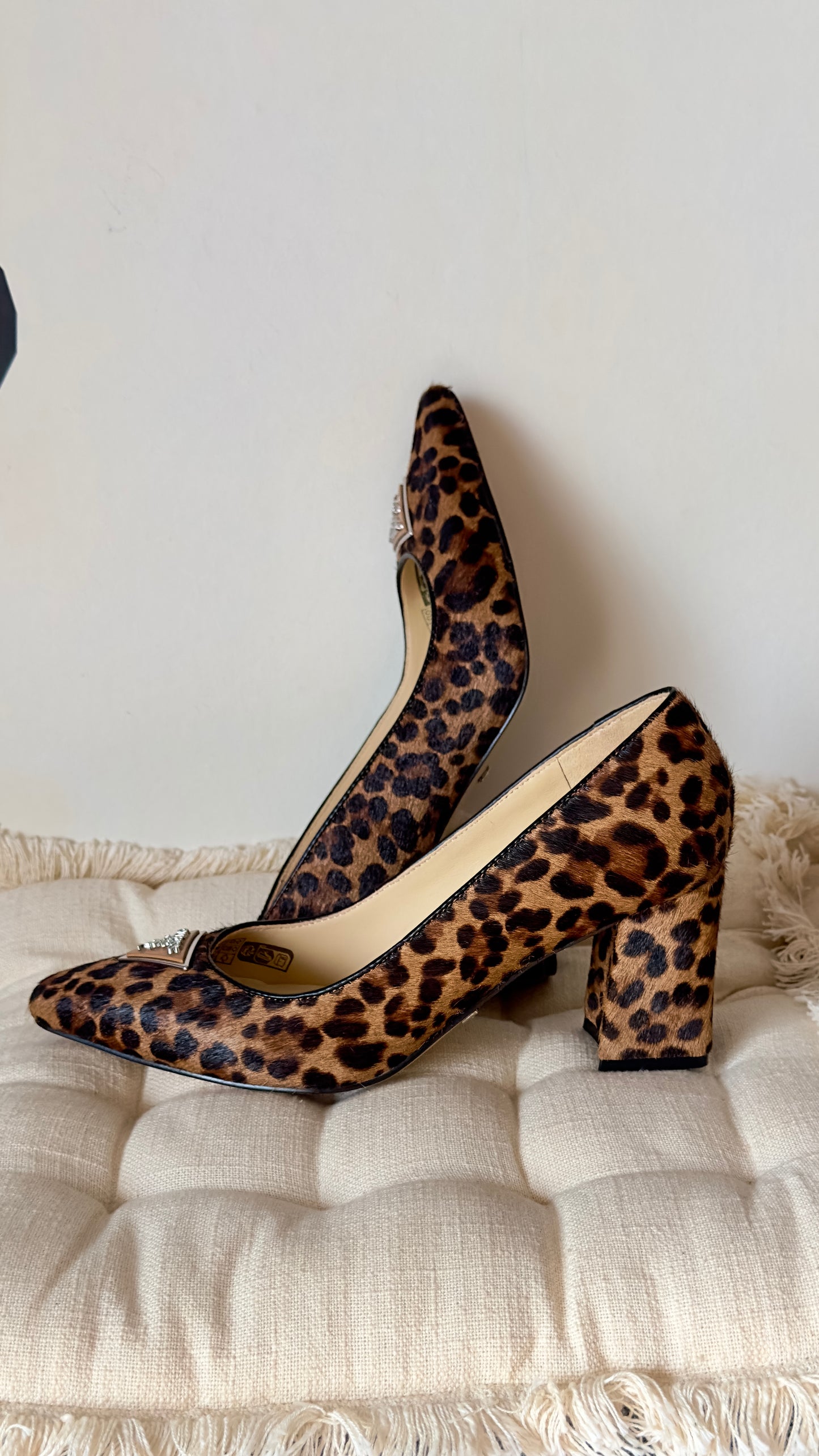 GUESS Classic Block Heels -Leopard Print