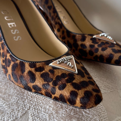 GUESS Classic Block Heels -Leopard Print